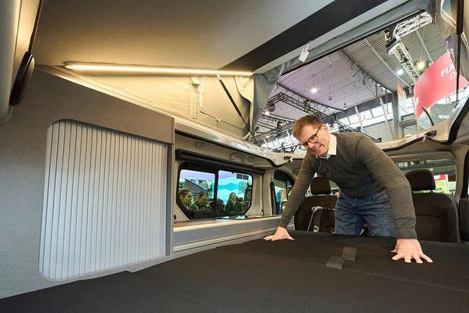 带升顶！日产Primastar露营车冰球突破叫板大众加利福尼亚！可睡4人(图8)