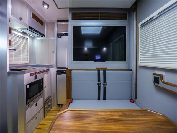 023四驱顶级越野房车现车销售全国冰球突破游戏25款奔驰乌尼莫克U4