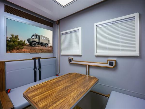 023四驱顶级越野房车现车销售全国冰球突破游戏25款奔驰乌尼莫克U4(图2)