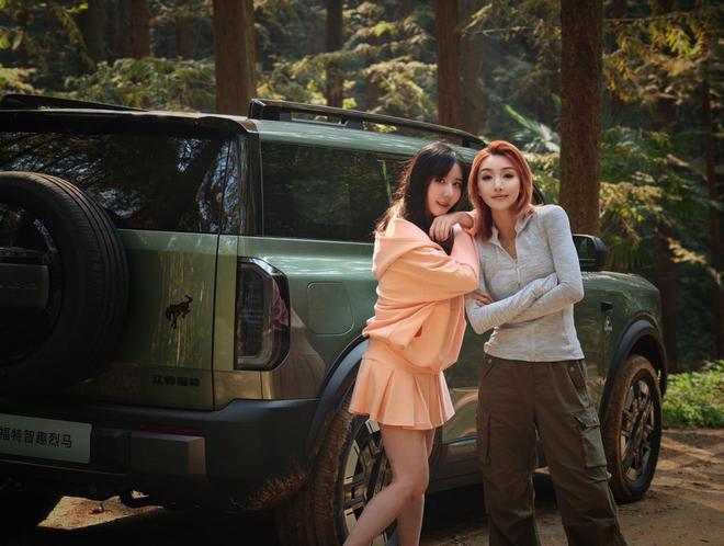 7” 生活！福特智趣烈马自驾游冰球突破一车解锁 “5+2+(图6)