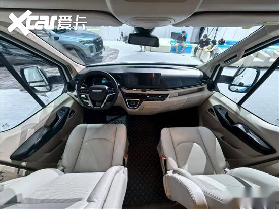 展：上汽大通MAXUS房车家族冰球突破豪华版2025成都车(图3)